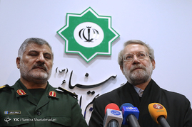 بازدید رییس مجلس از نمایشگاه دستاوردهای سپاه