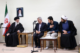 دیدار نخبگان و دانشجویان بسیجی مدال‌آور دانشگاه صنعتی شریف با رهبر معظم انقلاب
