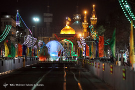 آذین بندی و چراغانی حرم رضوی در شب میلاد امام حسن عسکری(ع)
