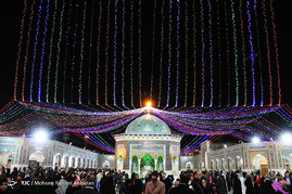آذین بندی و چراغانی حرم رضوی در شب میلاد امام حسن عسکری(ع)
