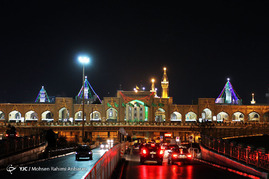 آذین بندی و چراغانی حرم رضوی در شب میلاد امام حسن عسکری(ع)
