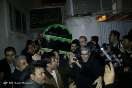 هم اکنون حسینیه جماران