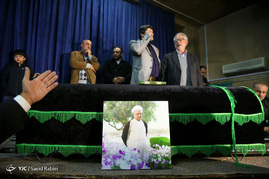 هم اکنون حسینیه جماران