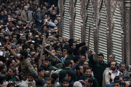 خاکسپاری پیکر آیت الله هاشمی رفسنجانی در مرقد مطهر
