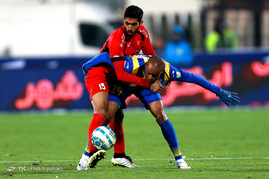 دیدار تیم‌های فوتبال پرسپولیس و گسترش فولاد

