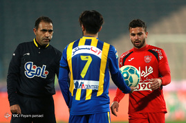 دیدار تیم‌های فوتبال پرسپولیس و گسترش فولاد
