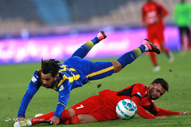 دیدار تیم‌های فوتبال پرسپولیس و گسترش فولاد
