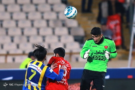 دیدار تیم‌های فوتبال پرسپولیس و گسترش فولاد
