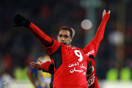 دیدار تیم‌های فوتبال پرسپولیس و گسترش فولاد
