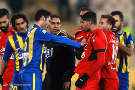 دیدار تیم‌های فوتبال پرسپولیس و گسترش فولاد
