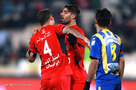 دیدار تیم‌های فوتبال پرسپولیس و گسترش فولاد
