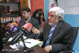 نشست خبری عارف