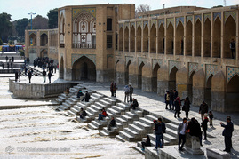 جاری شدن آب در زاینده رود‎
