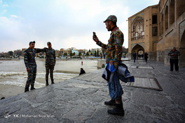 جاری شدن آب در زاینده رود‎
