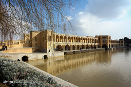 جاری شدن آب در زاینده رود‎
