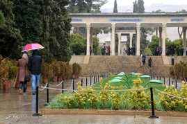 یک روز بارانی در شیراز
