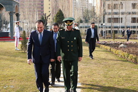 سفر وزیر دفاع ارمنستان به ایران
