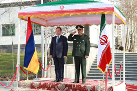 سفر وزیر دفاع ارمنستان به ایران
