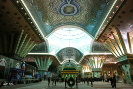 ادای احترام وزیر دفاع ارمنستان به حرم بنیانگذار انقلاب اسلامی
