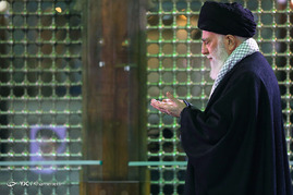 حضور رهبر معظم انقلاب در مرقد مطهر امام راحل و گلزار شهدای بهشت زهرا
