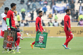 دیدار تیم‌های فوتبال استقلال و پرسپولیس
