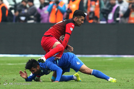 دیدار تیم‌های فوتبال استقلال و پرسپولیس
