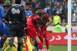 دیدار تیم‌های فوتبال استقلال و پرسپولیس
