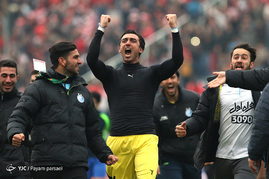 دیدار تیم‌های فوتبال استقلال و پرسپولیس
