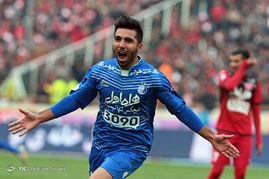 دیدار تیم‌های فوتبال استقلال و پرسپولیس