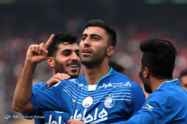 دیدار تیم‌های فوتبال استقلال و پرسپولیس