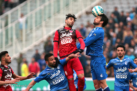 دیدار تیم‌های فوتبال استقلال و پرسپولیس