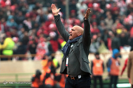 دیدار تیم‌های فوتبال استقلال و پرسپولیس