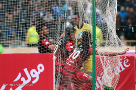 دیدار تیم‌های فوتبال استقلال و پرسپولیس