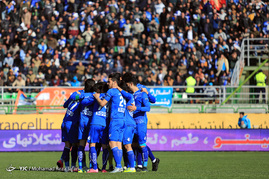 دیدار تیم های فوتبال ذوب آهن اصفهان و استقلال تهران‎