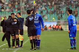 دیدار تیم های فوتبال ذوب آهن اصفهان و استقلال تهران‎