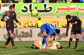 دیدار تیم های فوتبال ذوب آهن اصفهان و استقلال تهران‎