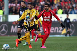 دیدار تیم های فوتبال پرسپولیس و سپاهان