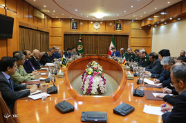 دیدار وزیر دفاع با مشاور نخست وزیر پاکستان در امور خارجه