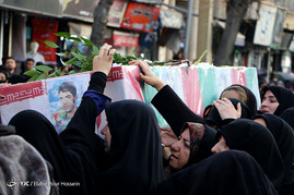 تشییع پیکر 10 شهید گمنام در شیراز