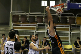 دیدار تیم های بسکتبال نیروی زمینی و شهرداری اراک