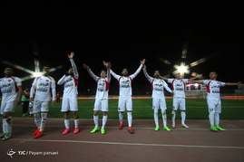 دیدار تیم‌های فوتبال نفت تهران و پرسپولیس