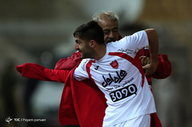 دیدار تیم‌های فوتبال نفت تهران و پرسپولیس
