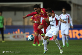 دیدار تیم‌های فوتبال نفت تهران و پرسپولیس