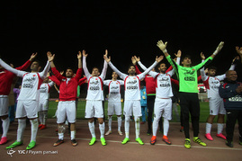 دیدار تیم‌های فوتبال نفت تهران و پرسپولیس