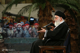 دیدار مسئولان و دست‌اندرکاران راهیان نور با رهبرمعظم انقلاب