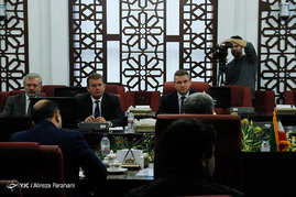 دیدار علی طیب نیا وزیر اقتصاد و دارایی با معاون نخست وزیر جمهوری اسلواکی و هیئت همراه