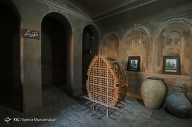 خانه ی لاری‌ها