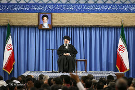 دیدار جمعی از مداحان و ذاکران اهل بیت (ع) با رهبر معظم انقلاب در سالروز ولادت حضرت فاطمه زهرا (س)