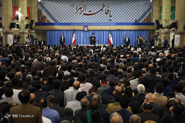 دیدار جمعی از مداحان و ذاکران اهل بیت (ع) با رهبر معظم انقلاب در سالروز ولادت حضرت فاطمه زهرا (س)