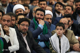 دیدار جمعی از مداحان و ذاکران اهل بیت (ع) با رهبر معظم انقلاب در سالروز ولادت حضرت فاطمه زهرا (س)